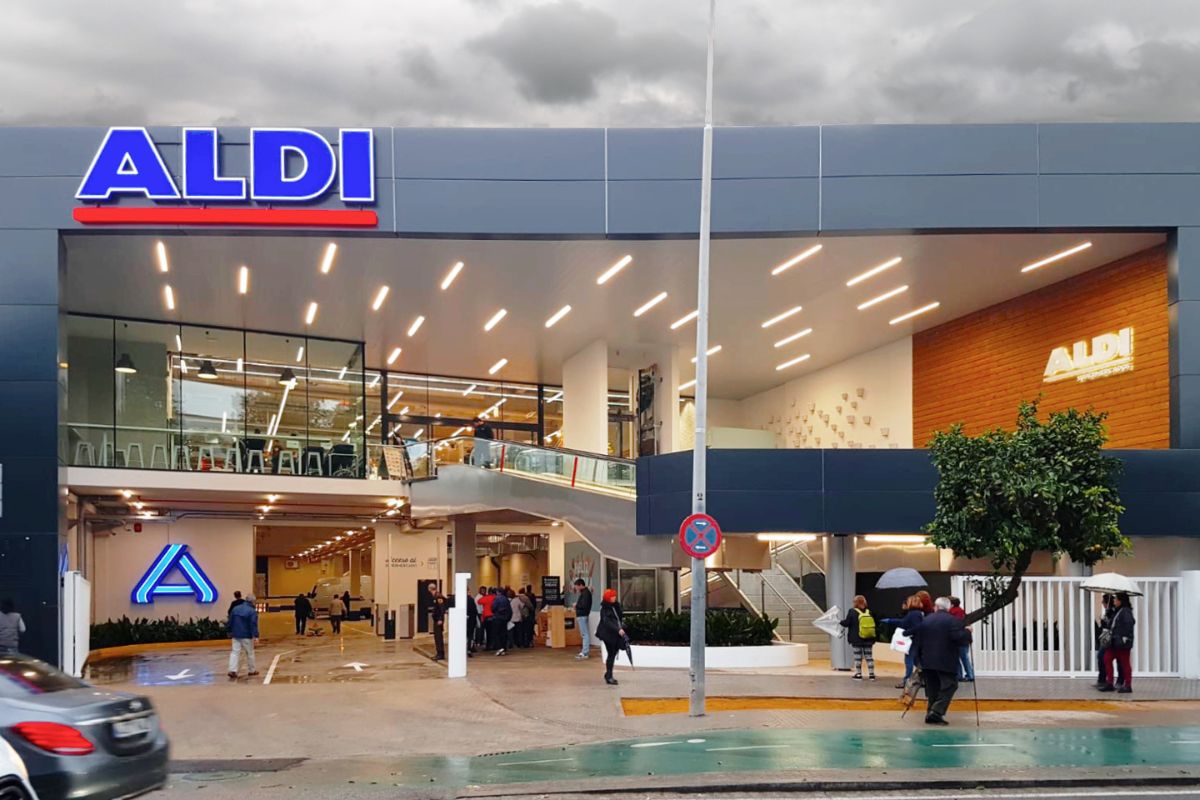 Dinámica Construcción lleva a cabo la construcción del nuevo supermercado ALDI, ubicada en Avda. de Coria, Sevilla